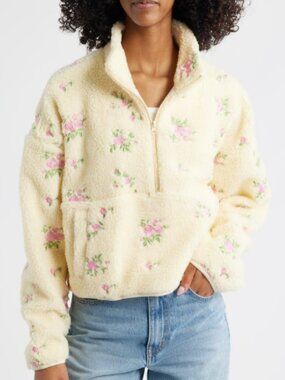 Happy Camp3r Elle Rose Petals Fleece